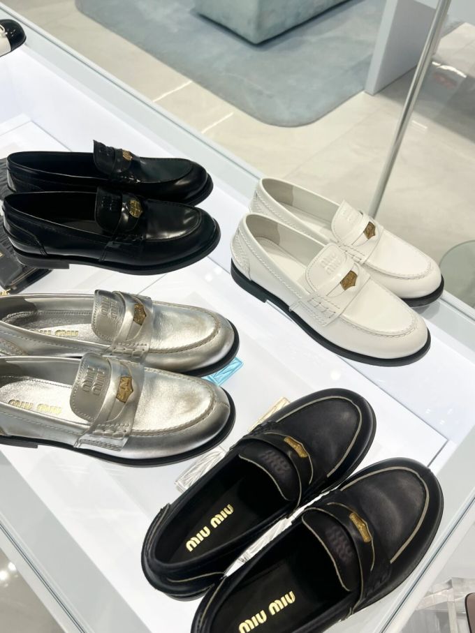 圆头 深口鞋 皮革 