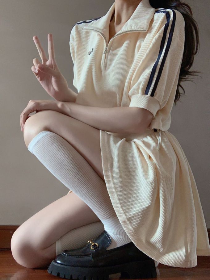 针织面料 X型 翻领 灰棕色 浅棕褐色 基础拉链 甜妹风 甜美 