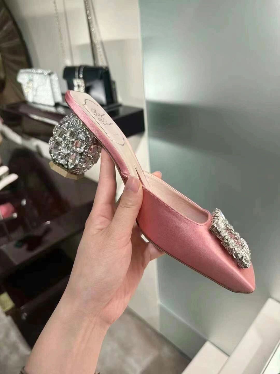 低跟 粗跟 尖头 无帮  - VALI鞋履AI设计主图