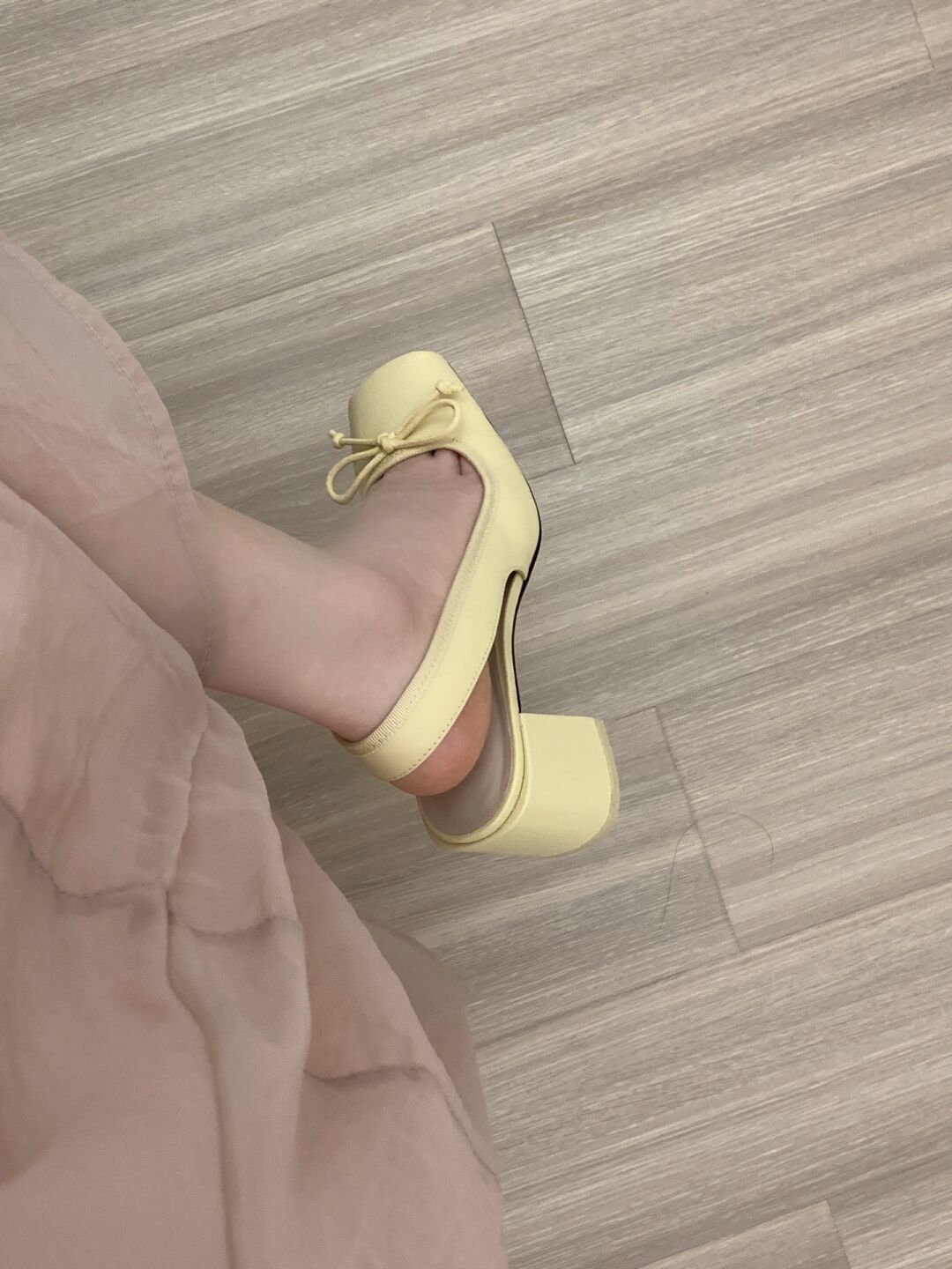 低跟 粗跟 方头 低帮 浅口鞋 皮革  - VALI鞋履AI设计主图