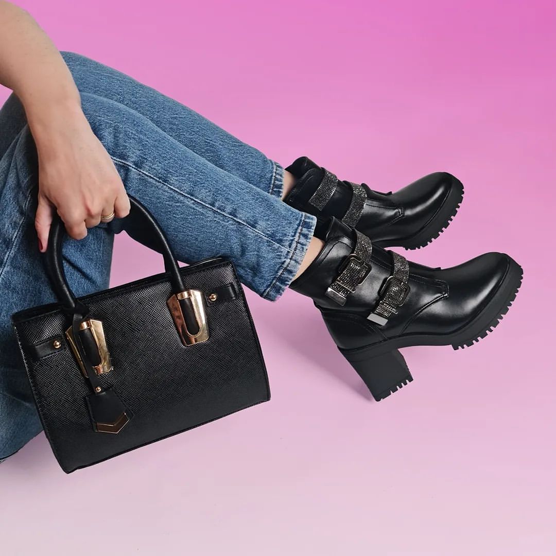 牛仔面料 洗水 蓝黑色  - VALI鞋履AI设计主图