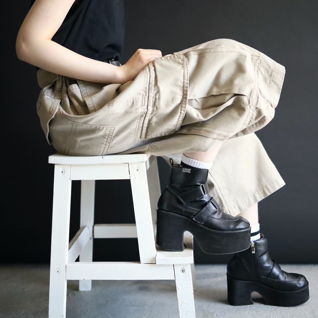 牛仔面料 A型 撞色线迹 糖  - VALI鞋履AI设计主图