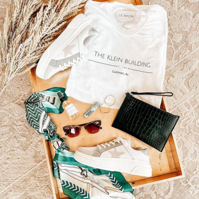 针织面料 圆形领 文字图案 印花 气泡白 亮白色 甜美 