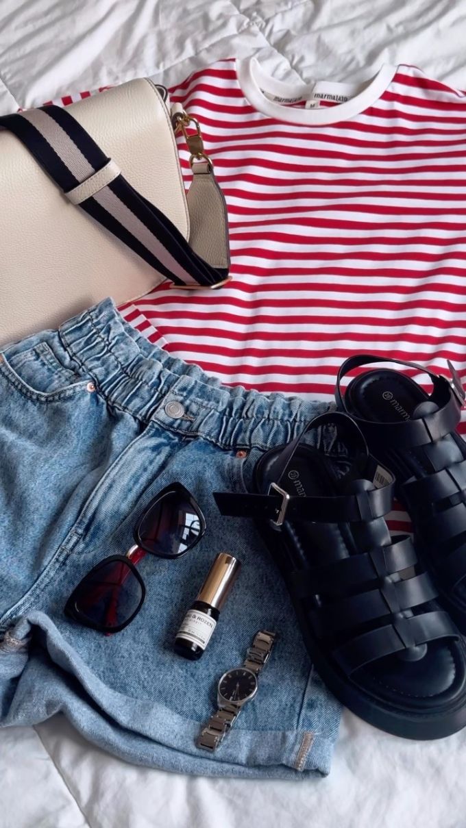 牛仔面料 A型 洗水 磨损破洞 深蓝黑色 度假风 