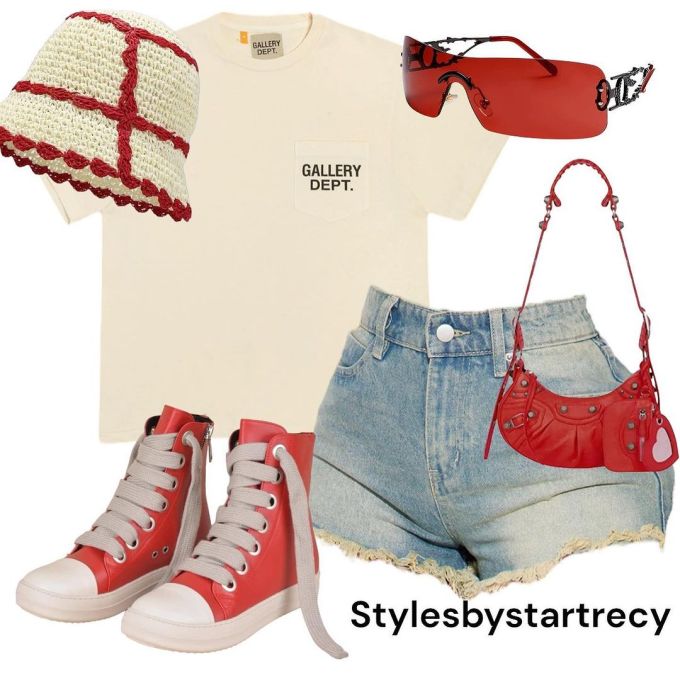 针织面料 圆形领 文字图案 印花 奶油霜白 