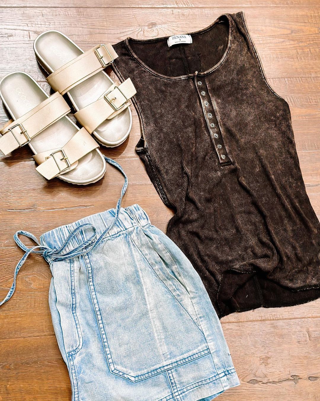 灯芯绒 圆形领 巧克力棕色 咖啡豆棕 基础扣饰  - VALI鞋履AI设计主图