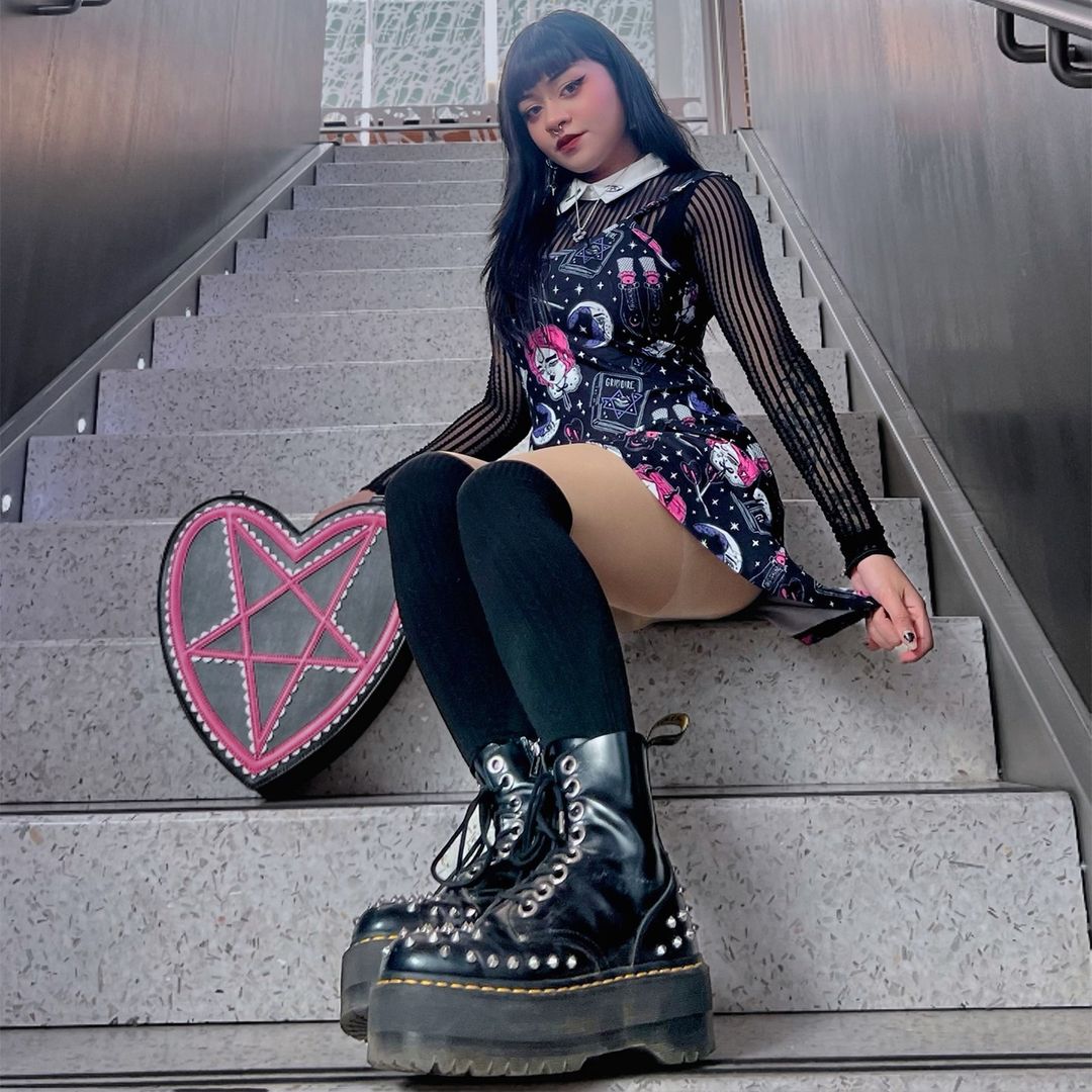 衬衫领 植物/花卉 卡通次元 印花 夜蓝色  - VALI鞋履AI设计主图