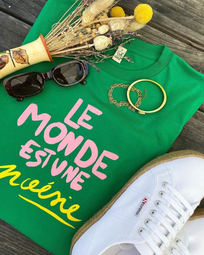 针织面料 圆形领 文字图案 印花 蕨绿色 绿巨人色 