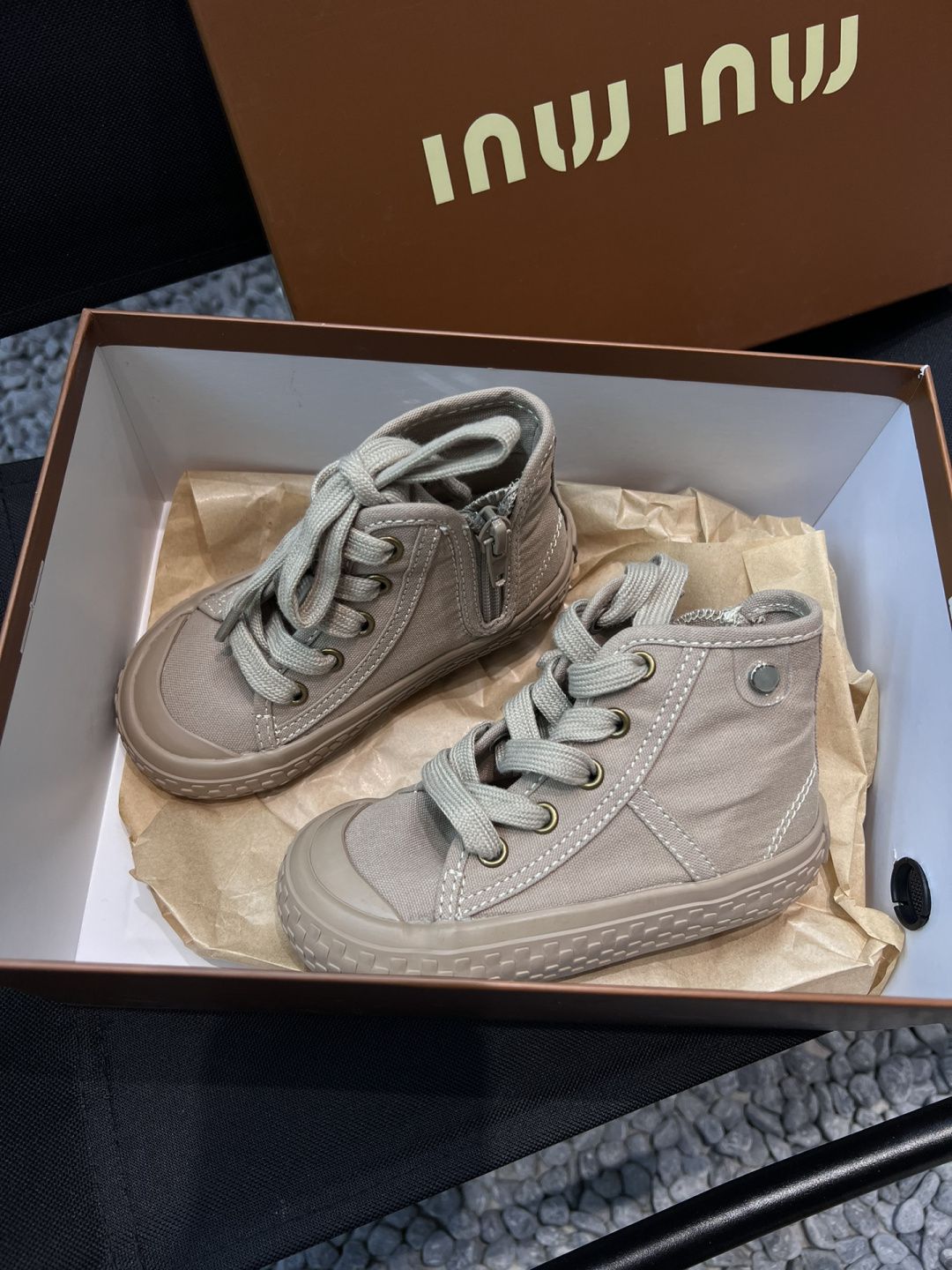 高帮 系带  - VALI鞋履AI设计主图