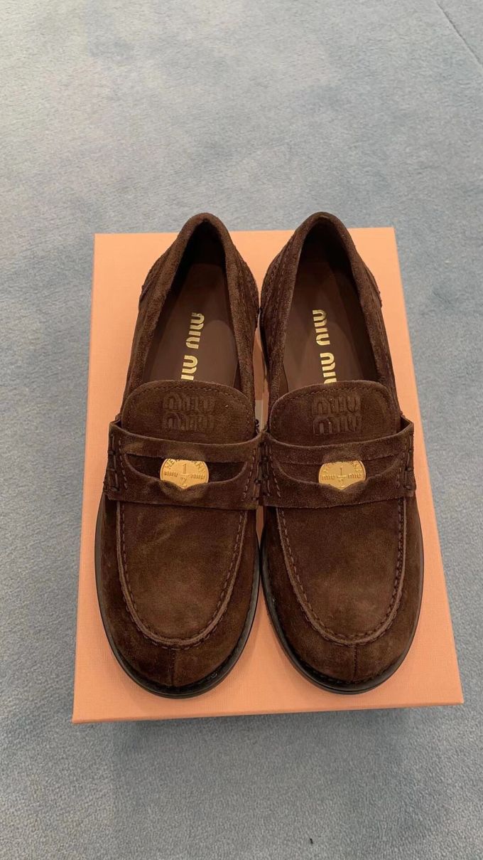 圆头 低帮 一脚蹬 深口鞋 皮革 