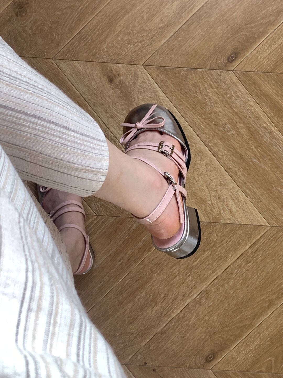 袢扣 浅口鞋 皮革  - VALI鞋履AI设计主图