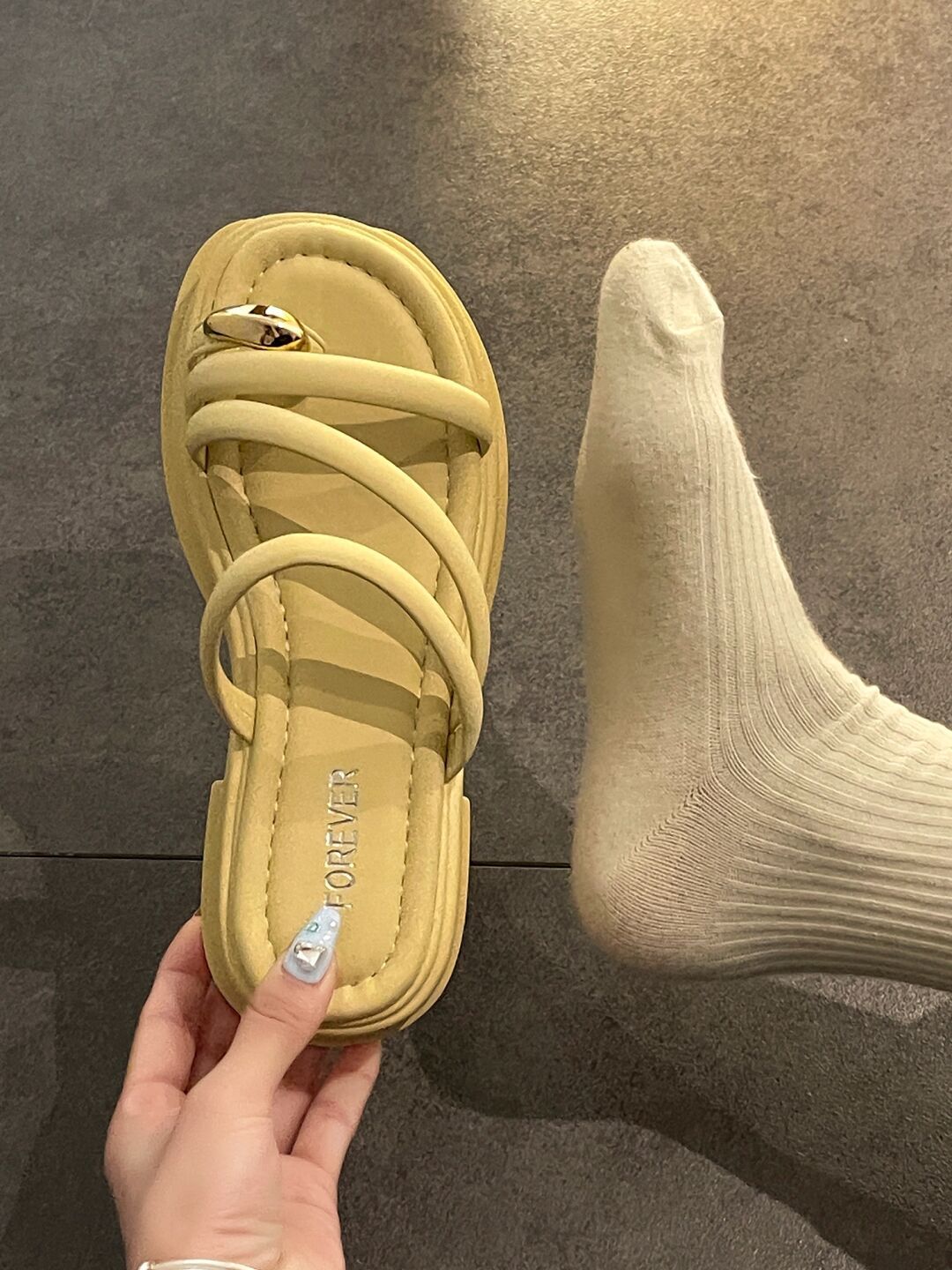 无帮  - VALI鞋履AI设计主图