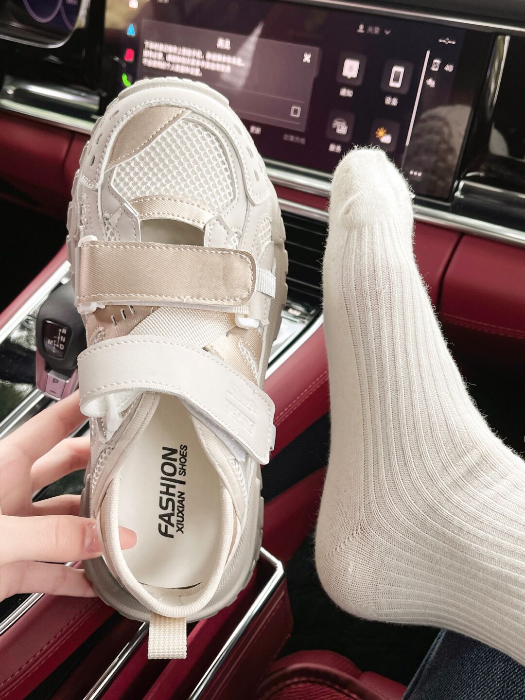 魔术贴  - VALI鞋履AI设计主图