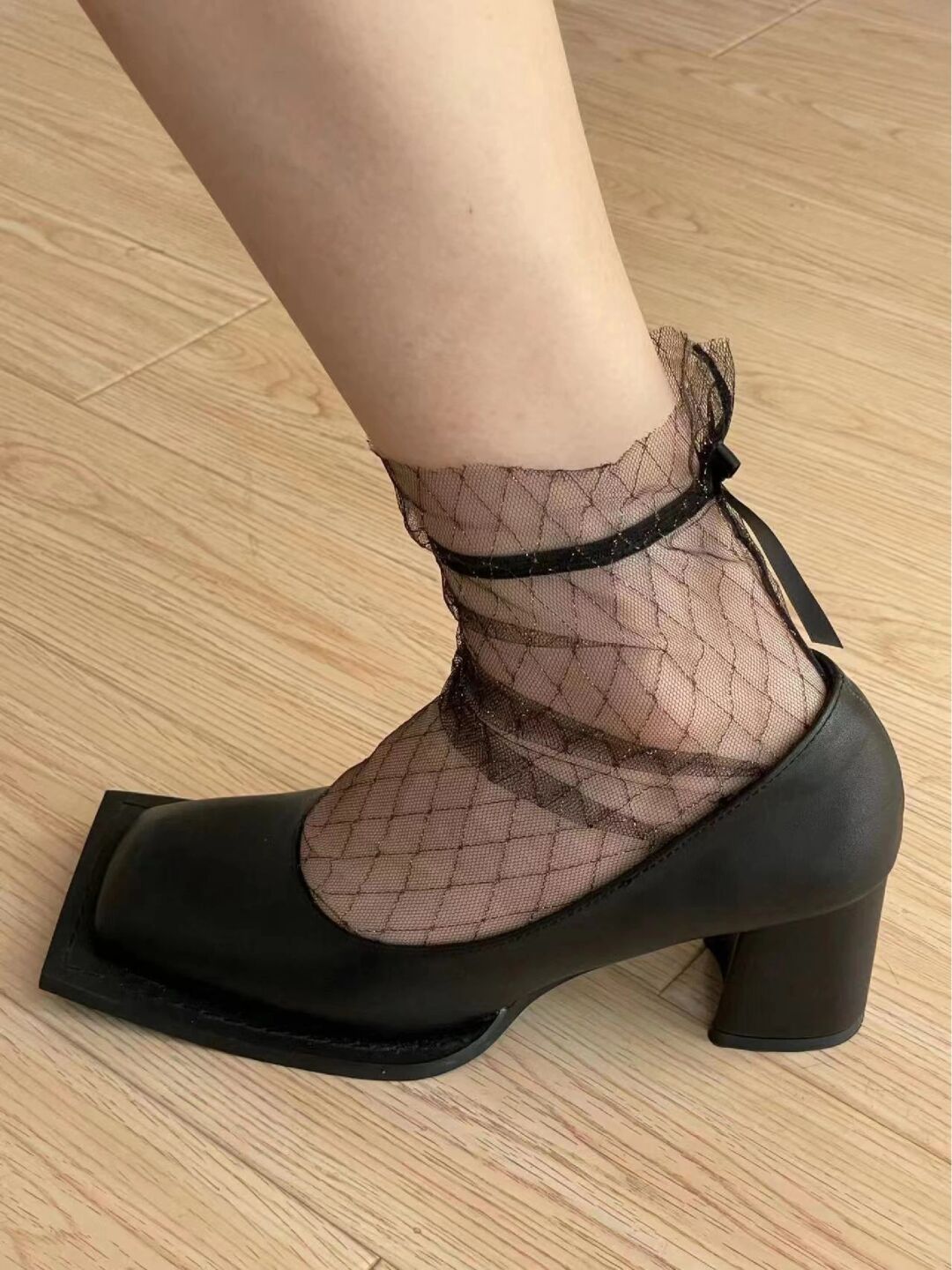 方头 袢扣 浅口鞋 皮革  - VALI鞋履AI设计主图