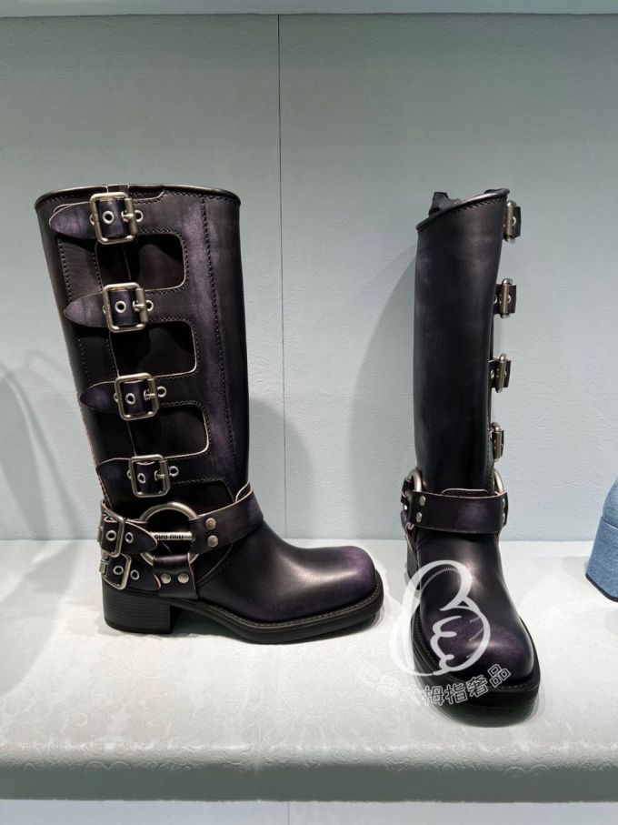 方头 袢扣 皮革 