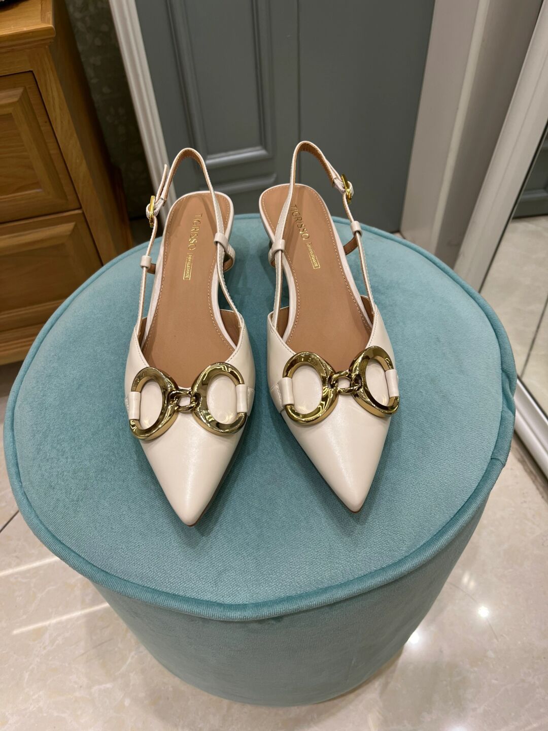 无帮 袢扣 皮革  - VALI鞋履AI设计主图