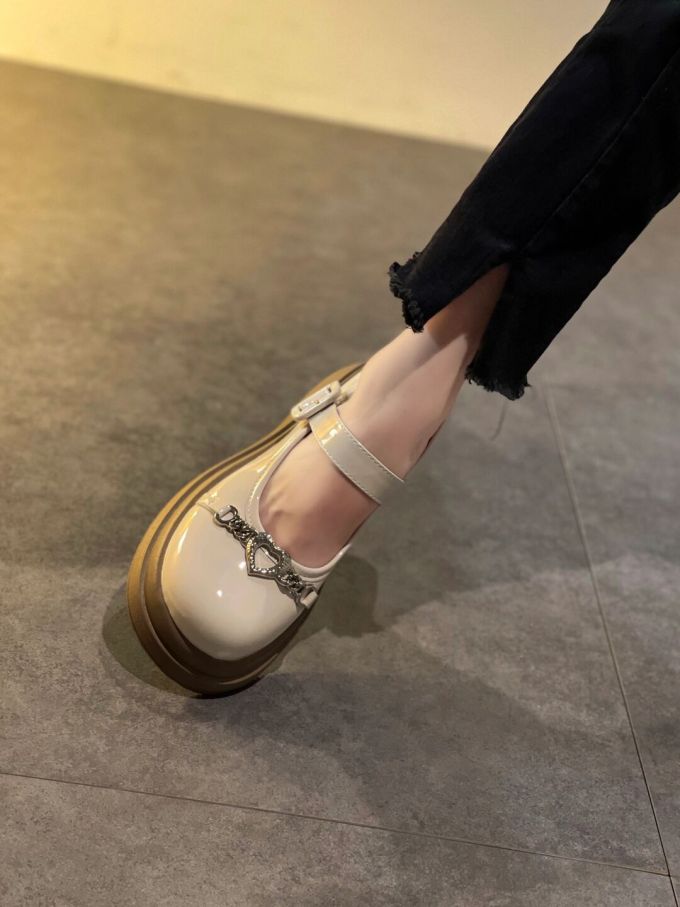 圆头 袢扣 中口鞋 皮革 