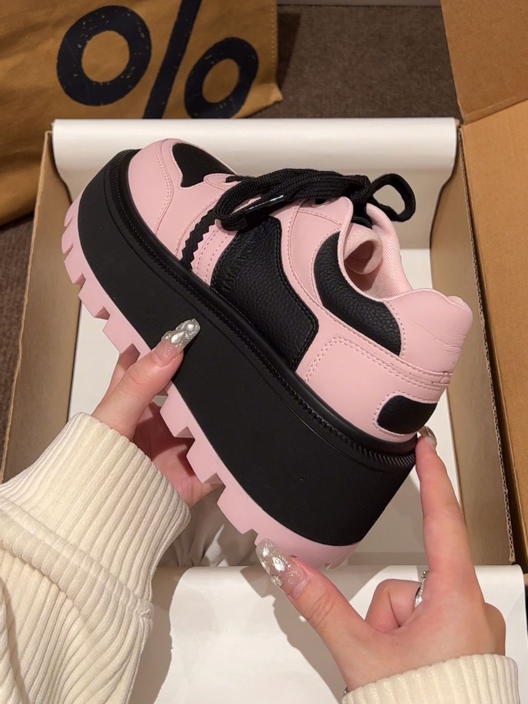 低帮 皮革  - VALI鞋履AI设计主图