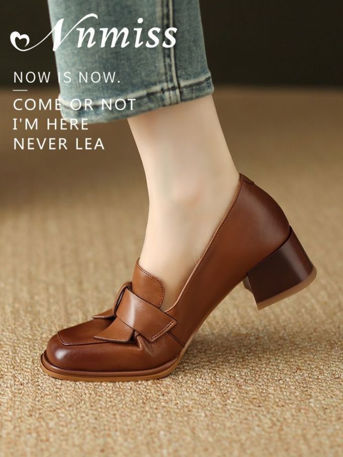 方头 低帮 中口鞋 皮革 