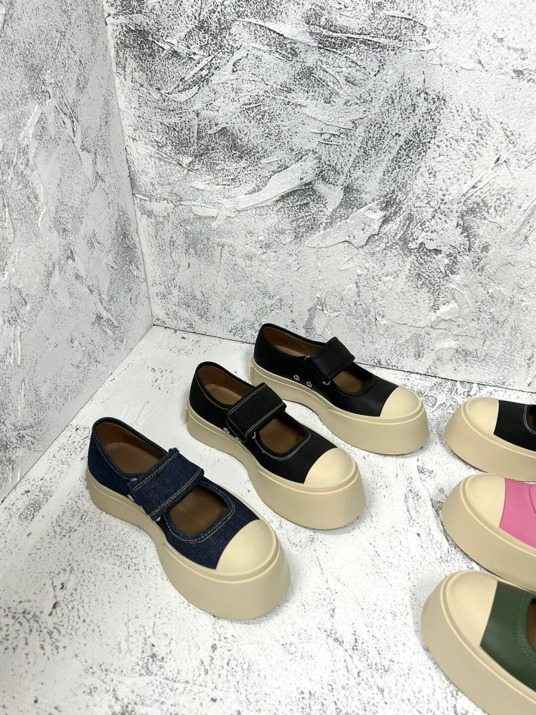 厚底 圆头 中口鞋 魔术贴  - VALI鞋履AI设计主图