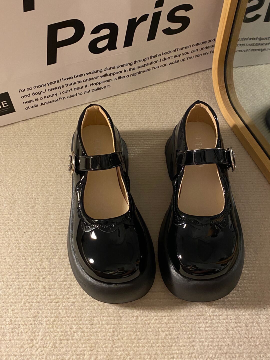 圆头 袢扣 中口鞋 皮革  - VALI鞋履AI设计主图