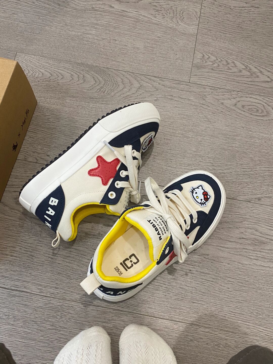 低帮 魔术贴  - VALI鞋履AI设计主图