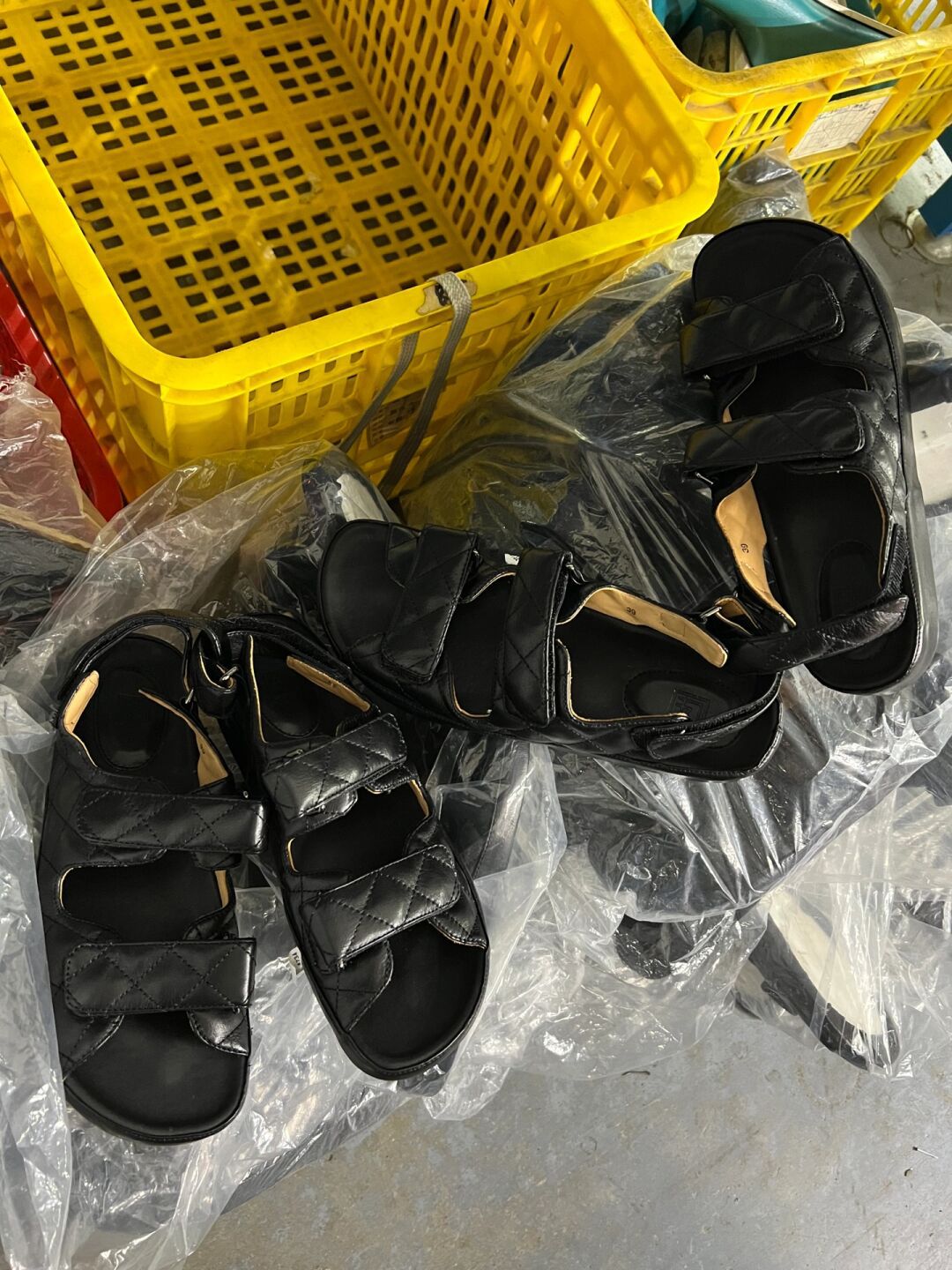 无帮 袢扣 皮革  - VALI鞋履AI设计主图