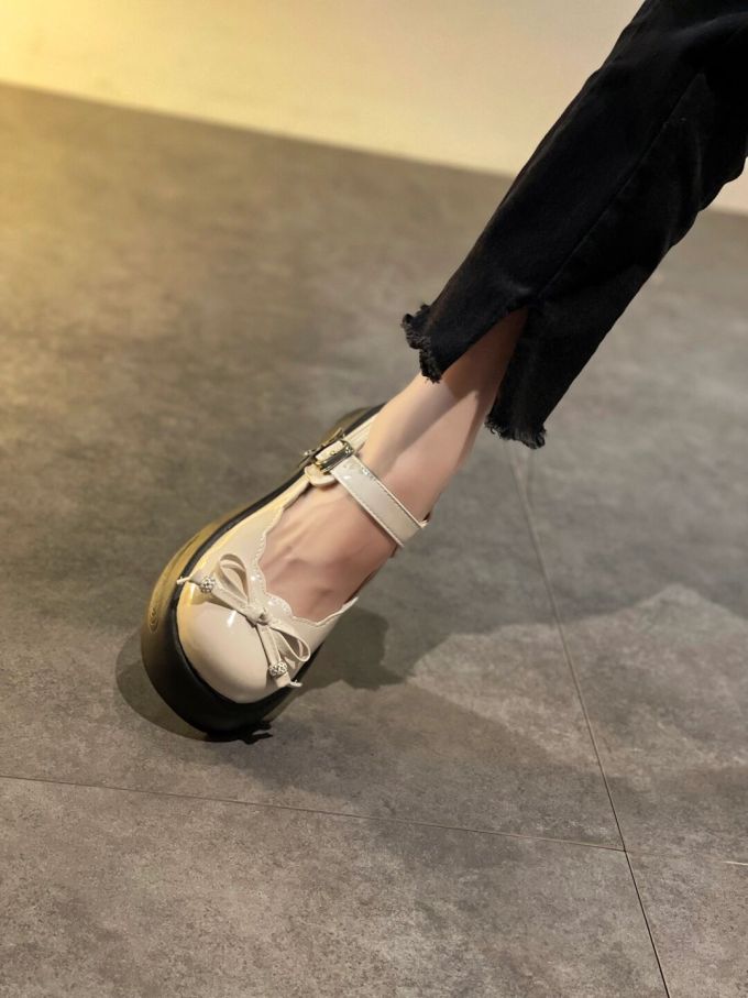 圆头 袢扣 浅口鞋 皮革 