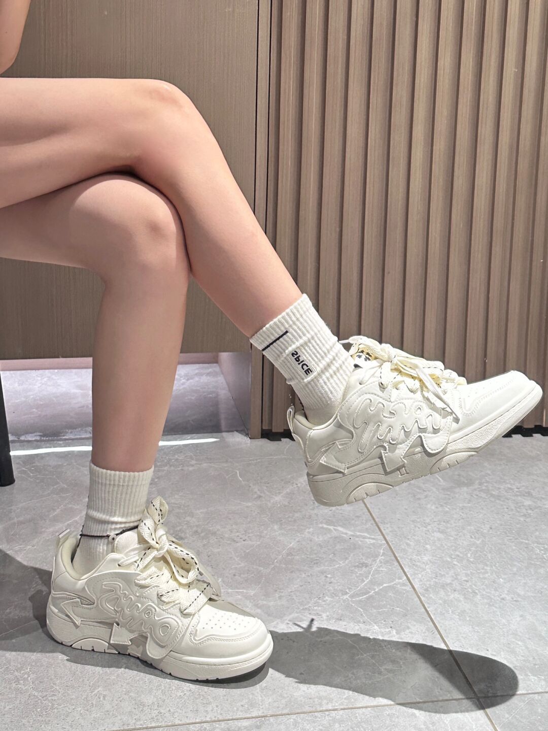 低帮 系带 皮革  - VALI鞋履AI设计主图