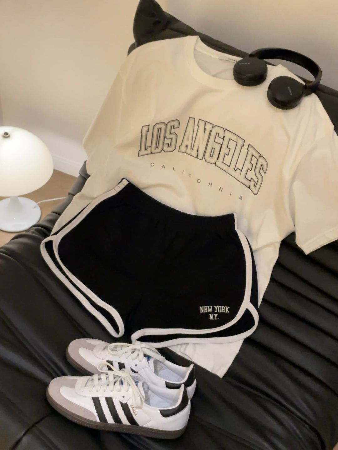 针织面料 圆形领 文字图案 撞色/渐变 印花 边缘装饰 小麦粉色 踢踏舞鞋色  - VALI鞋履AI设计主图