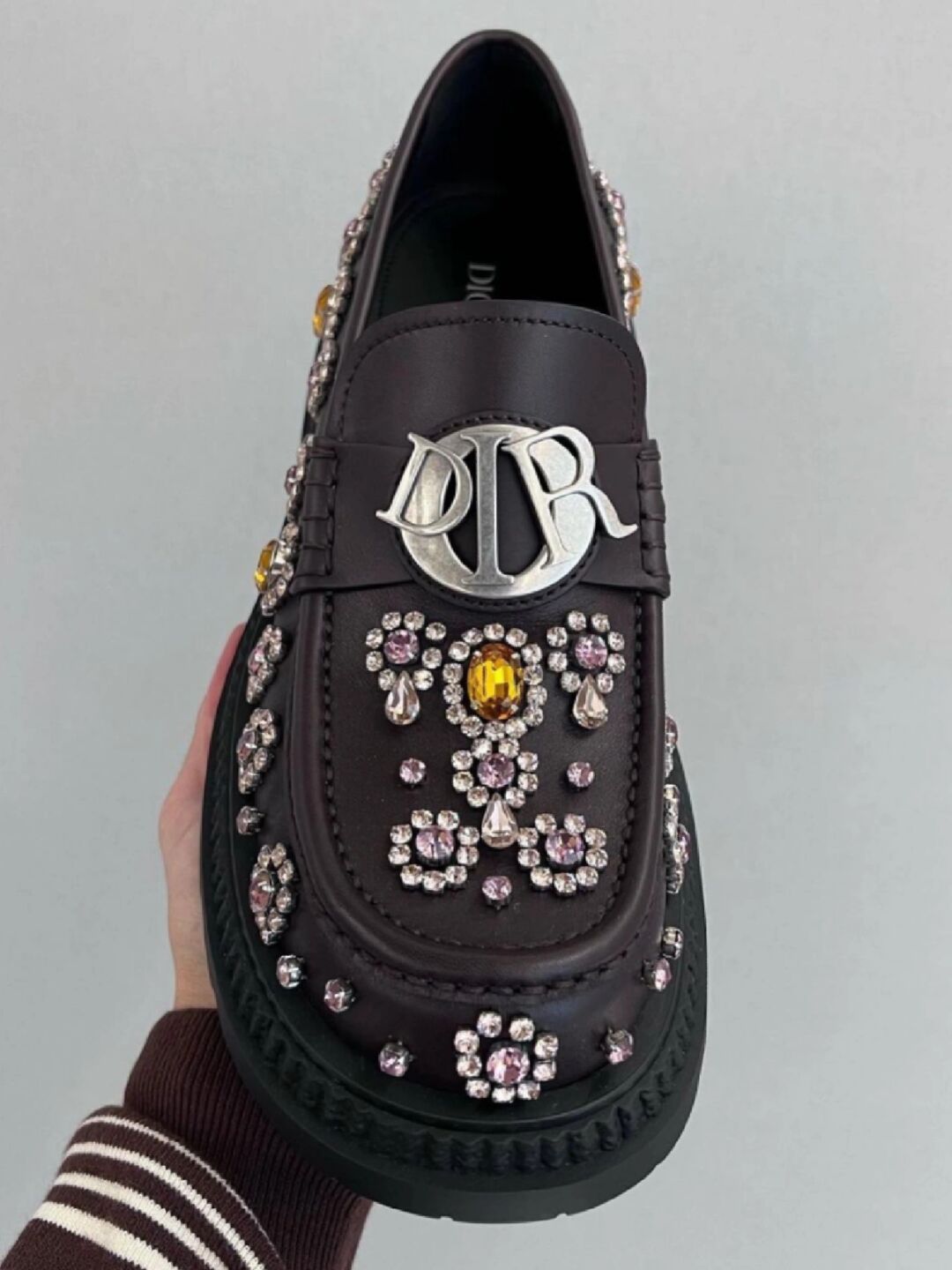 圆头 低帮 一脚蹬 深口鞋 皮革  - VALI鞋履AI设计主图