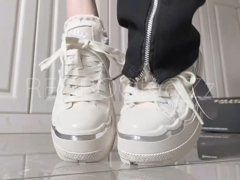  - VALI鞋履AI设计主图