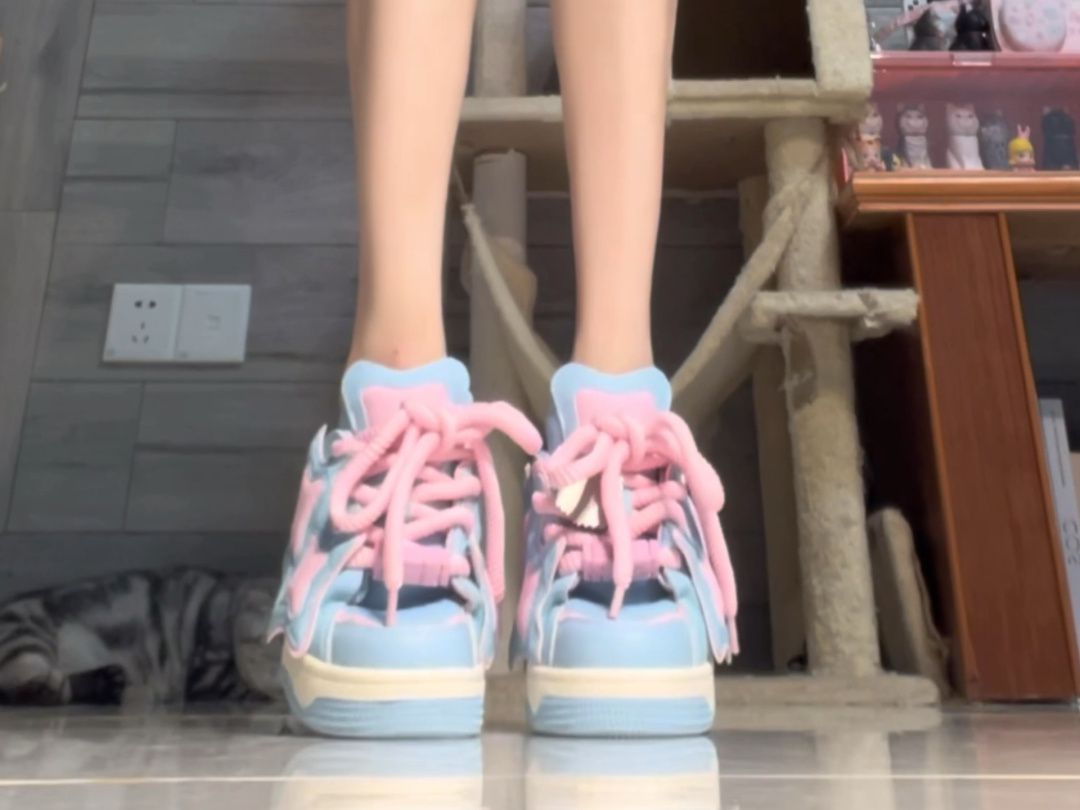  - VALI鞋履AI设计主图