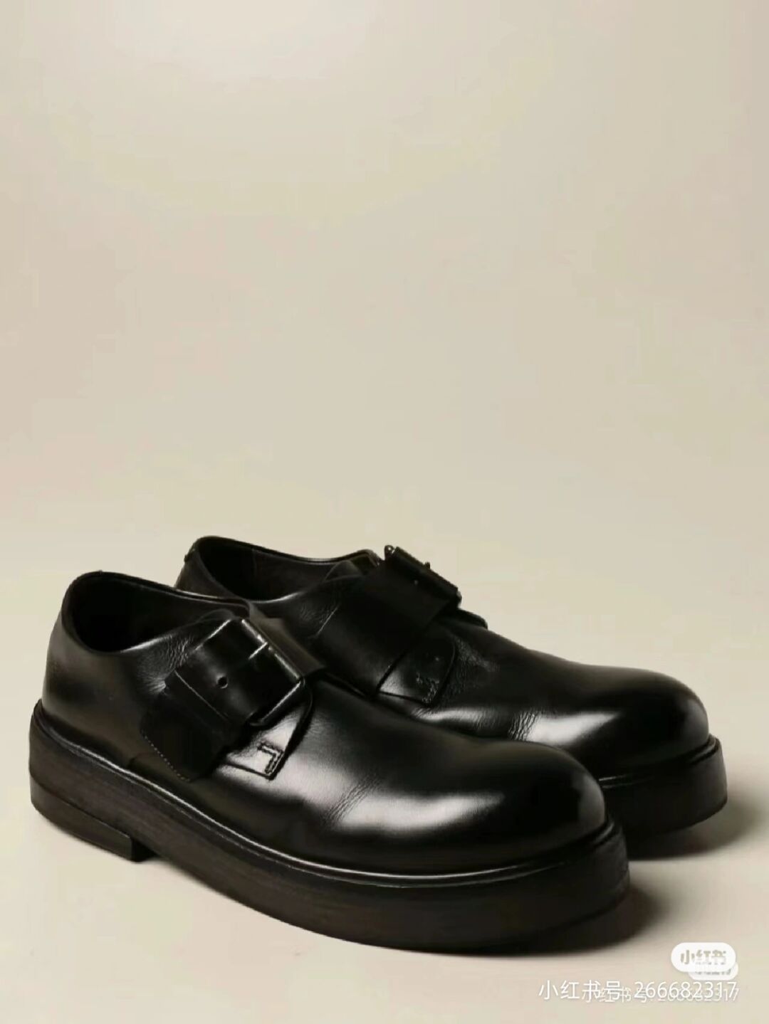 厚底 圆头 袢扣 皮革  - VALI鞋履AI设计主图