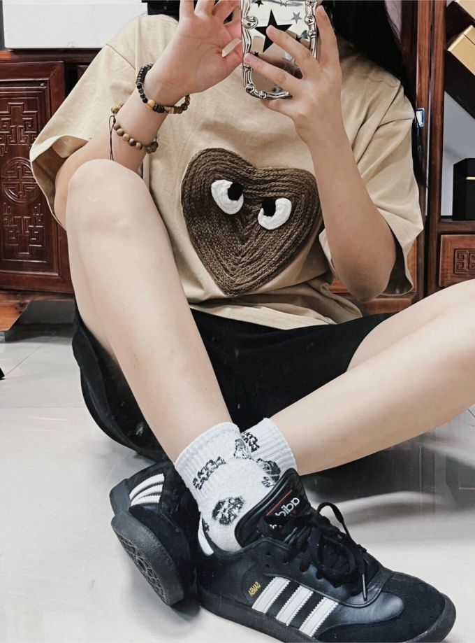 针织面料 H型 圆形领 卡通次元 贴布绣 暗土褐色 