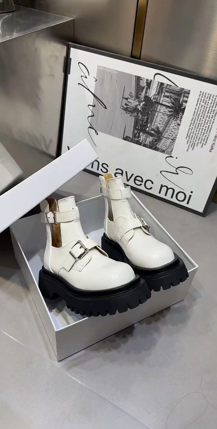 圆头 袢扣 皮革  - VALI鞋履AI设计主图