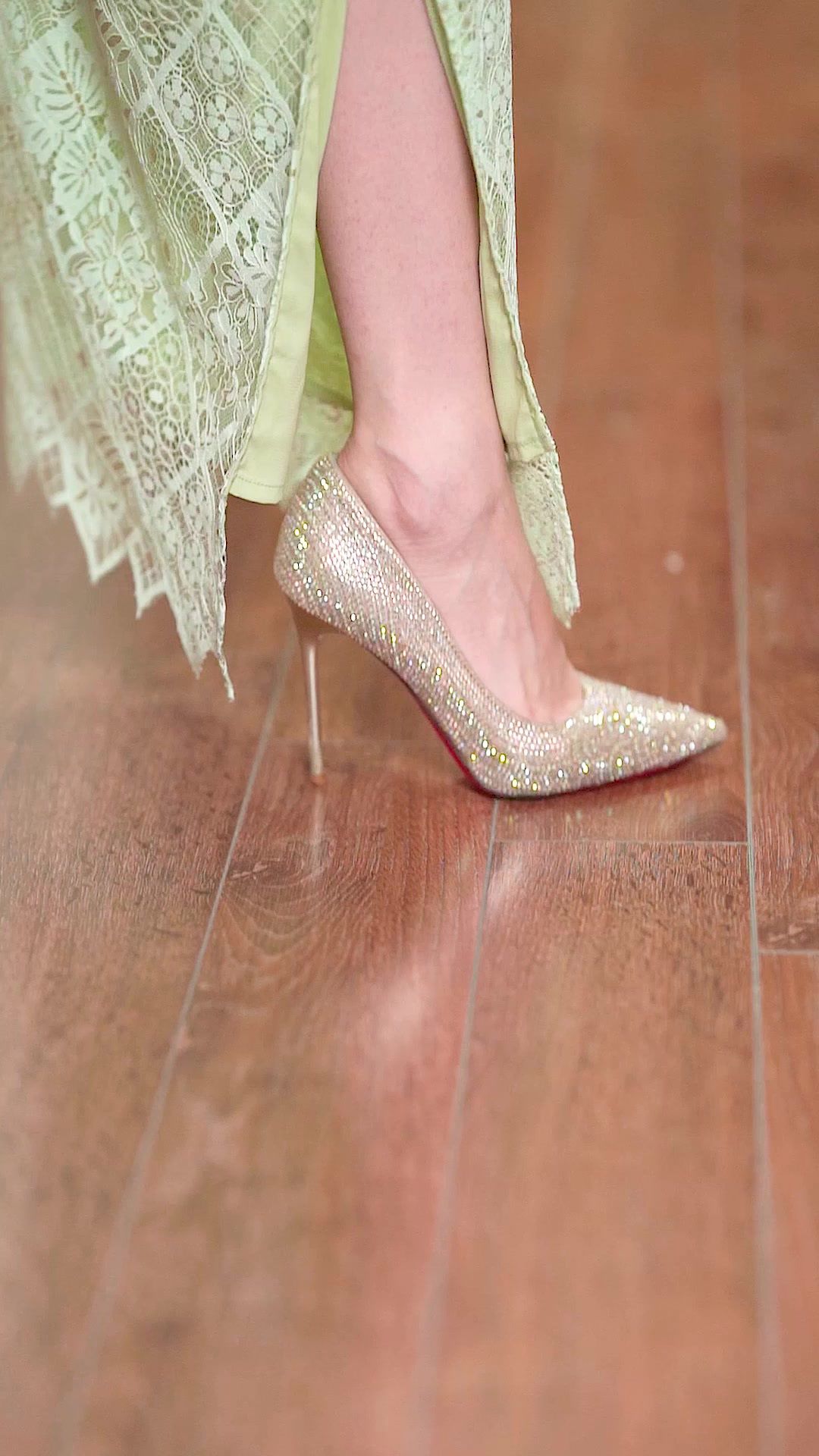 高跟 细跟 尖头 低帮 一脚蹬 浅口鞋  - VALI鞋履AI设计主图