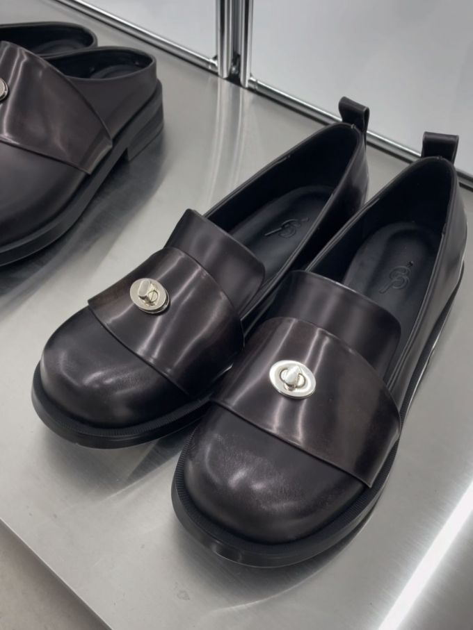 圆头 低帮 一脚蹬 深口鞋 皮革 