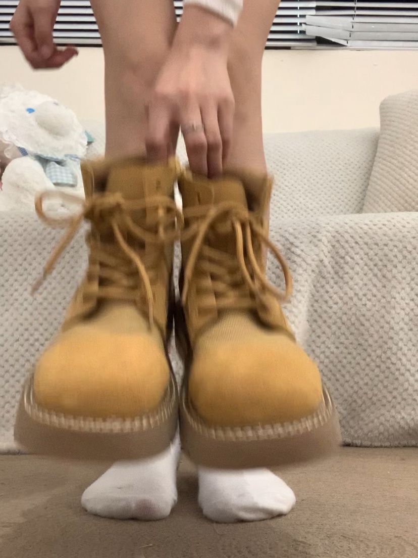  - VALI鞋履AI设计主图