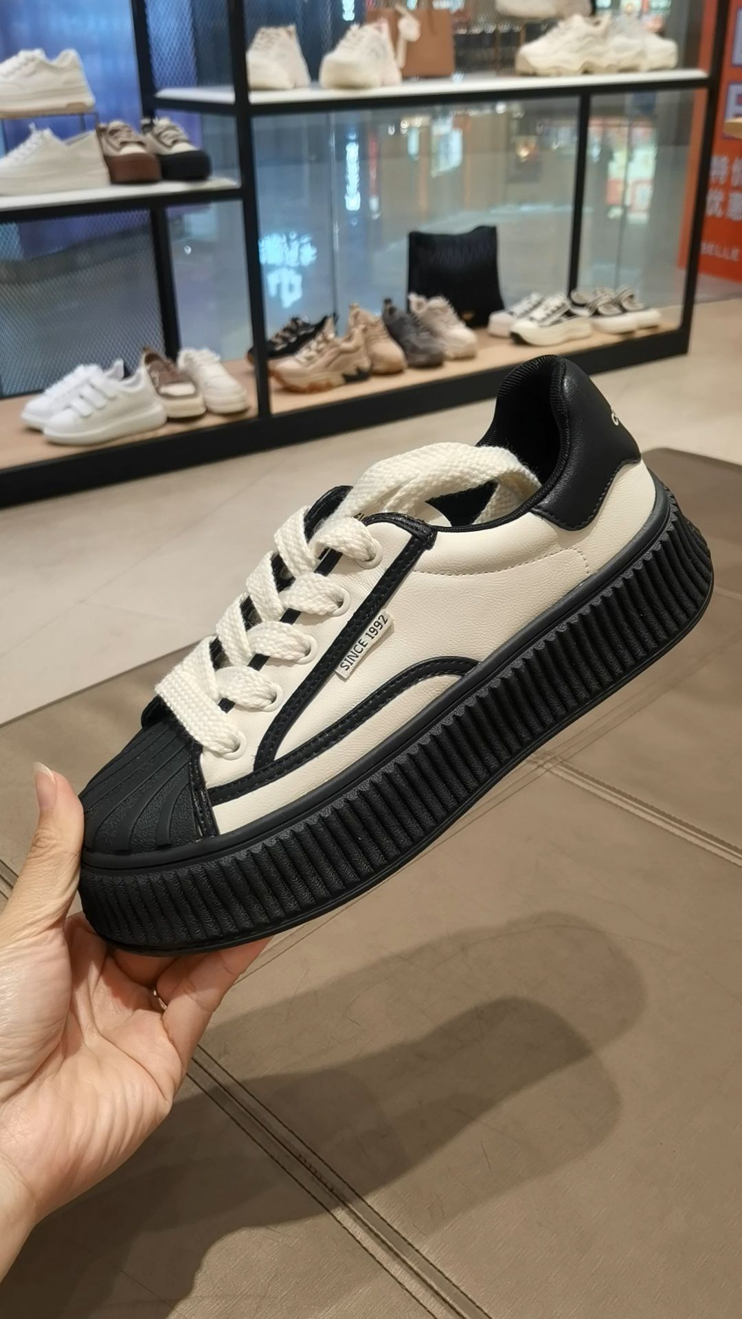 低帮 系带  - VALI鞋履AI设计主图