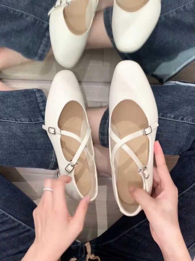 圆头 袢扣 浅口鞋 皮革 