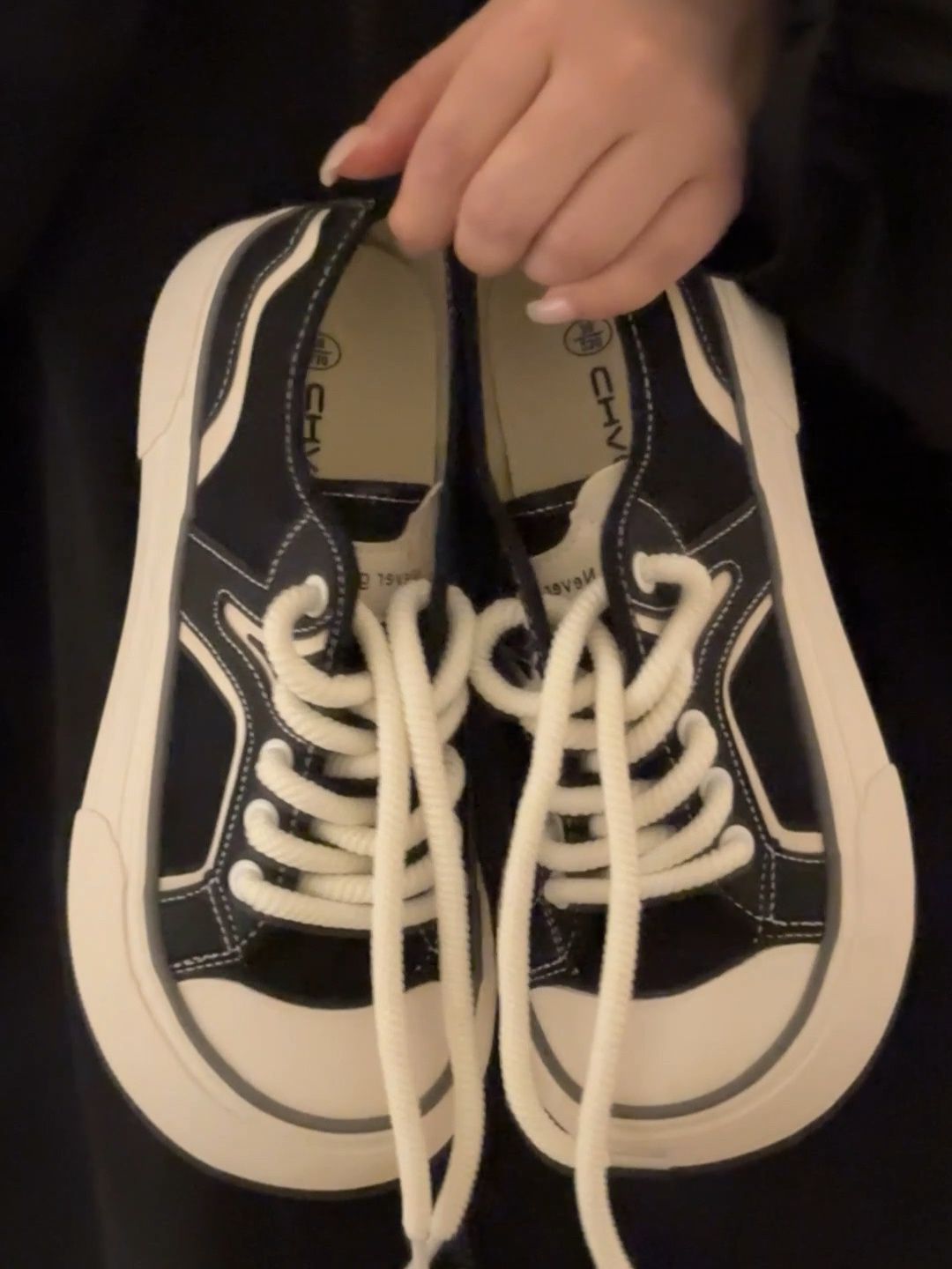 低帮 系带  - VALI鞋履AI设计主图