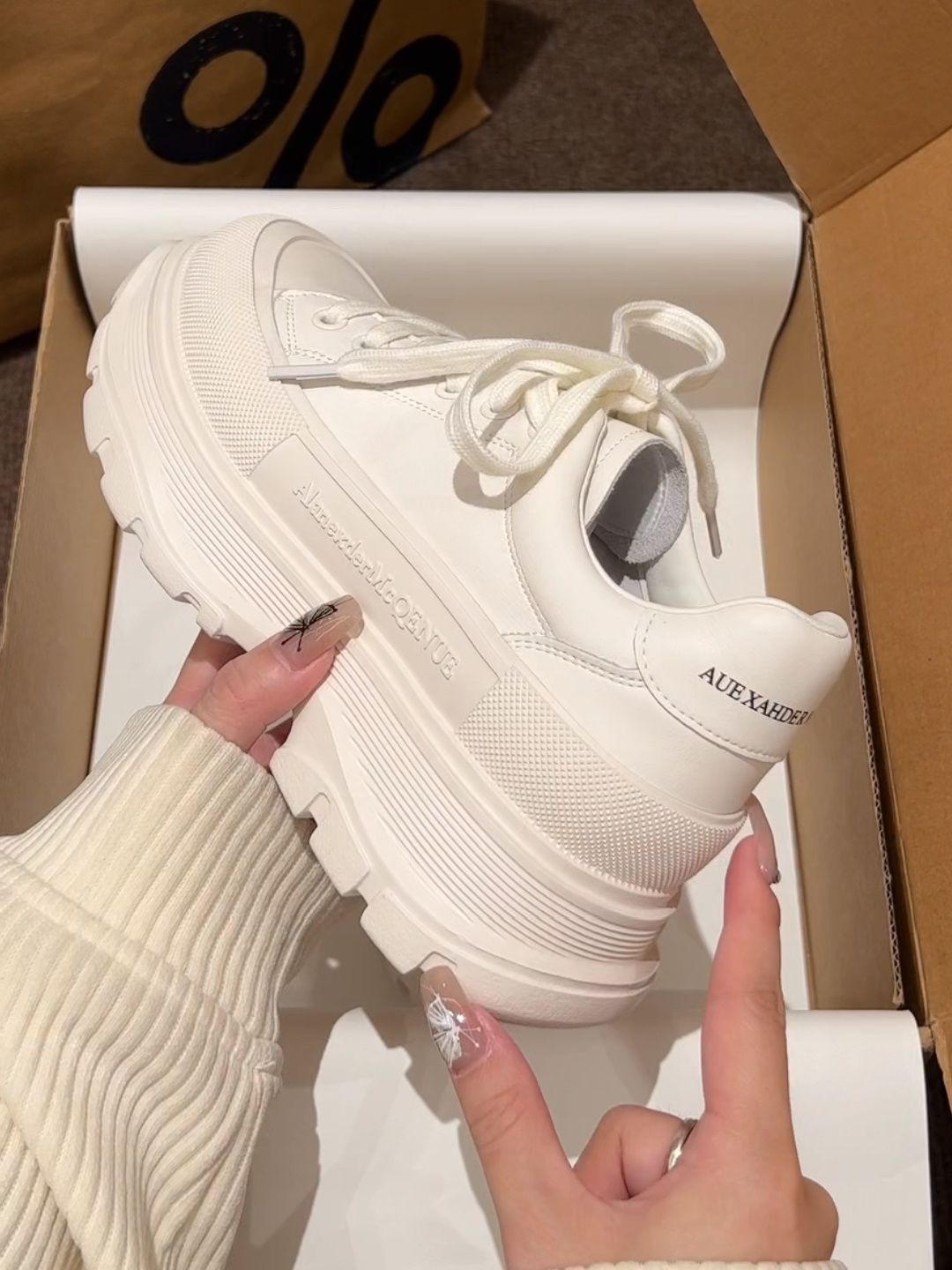 低帮 系带 皮革  - VALI鞋履AI设计主图