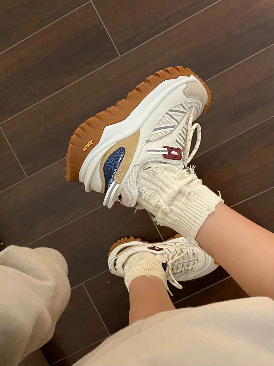 低帮 系带 皮革  - VALI鞋履AI设计主图