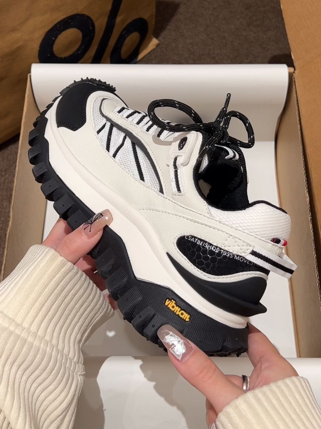 低帮 系带  - VALI鞋履AI设计主图