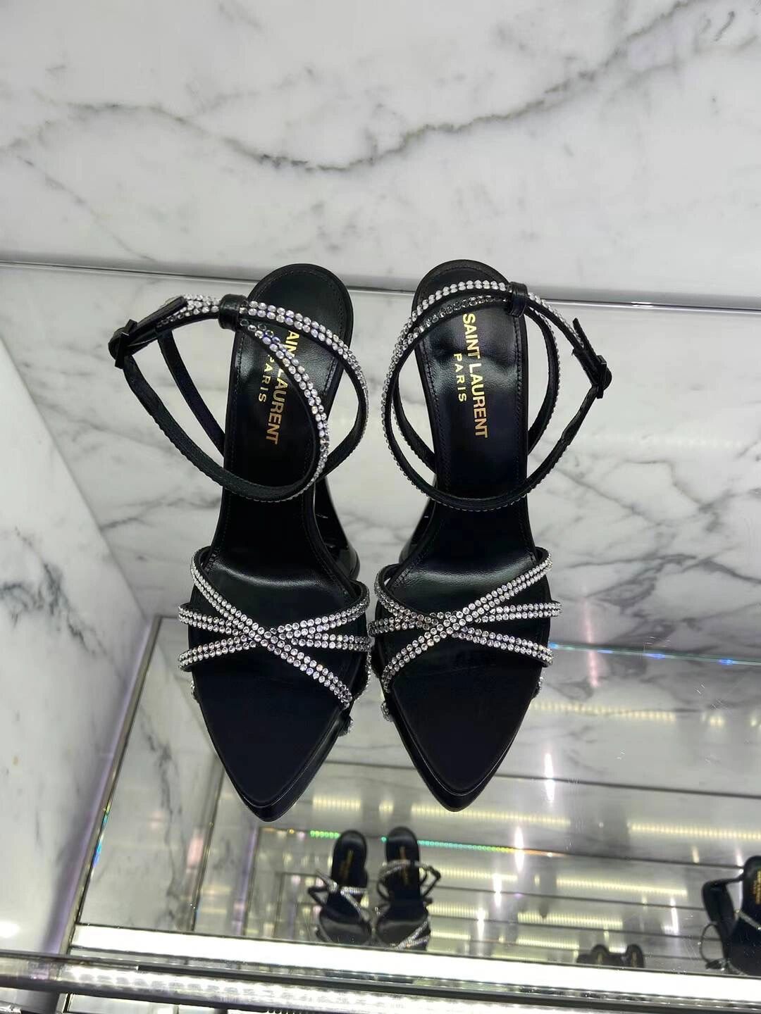 无帮  - VALI鞋履AI设计主图