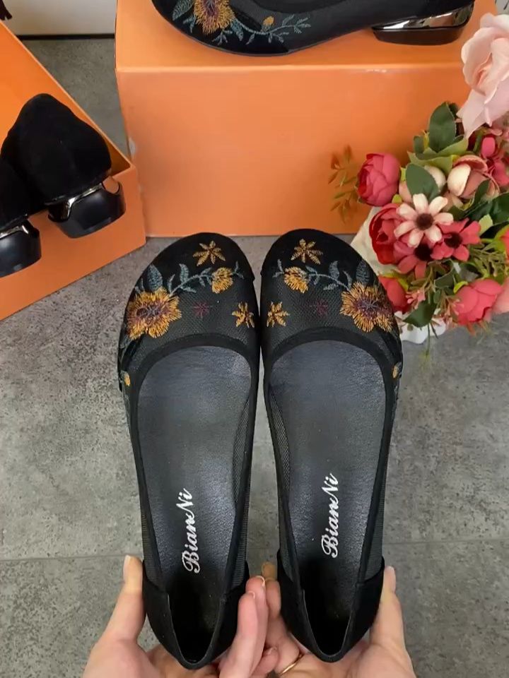 一脚蹬 浅口鞋  - VALI鞋履AI设计主图