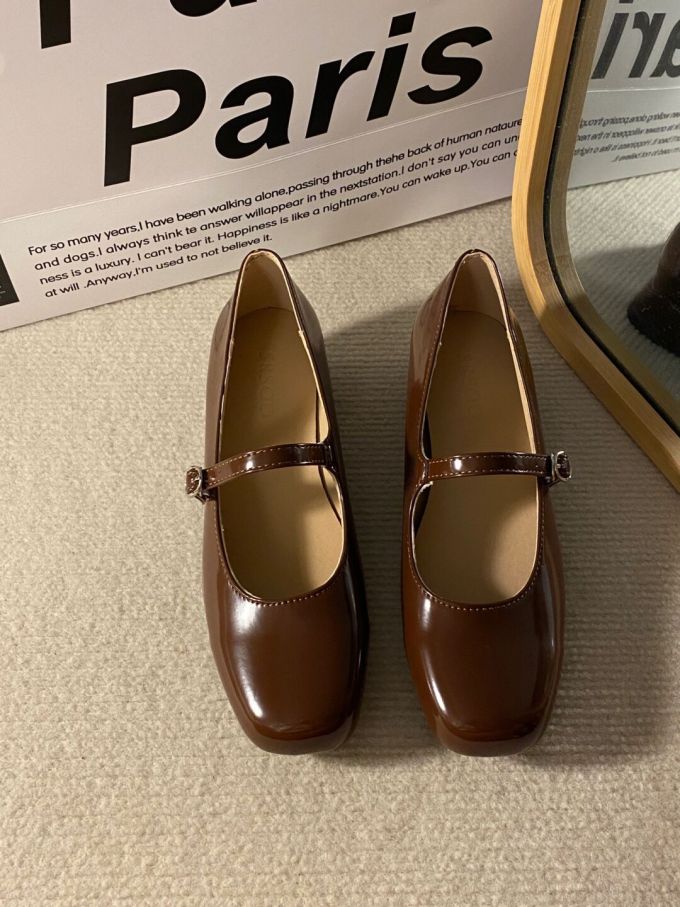 方头 袢扣 中口鞋 皮革 