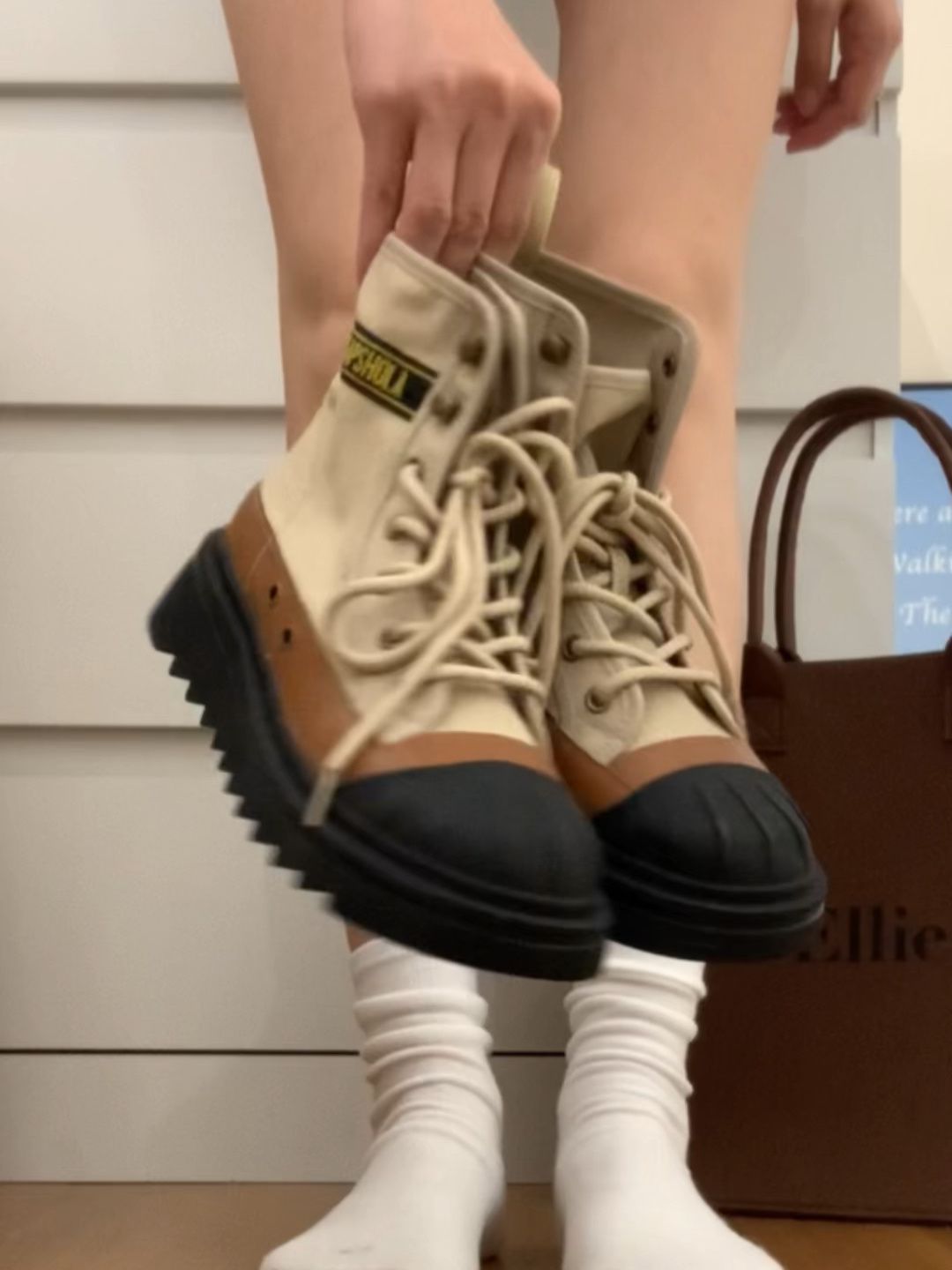 圆头 系带  - VALI鞋履AI设计主图