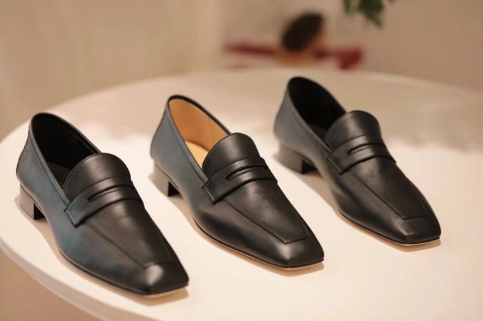 方头 低帮 一脚蹬 深口鞋 皮革 